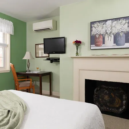 Carlisle House Bed And Breakfast-2